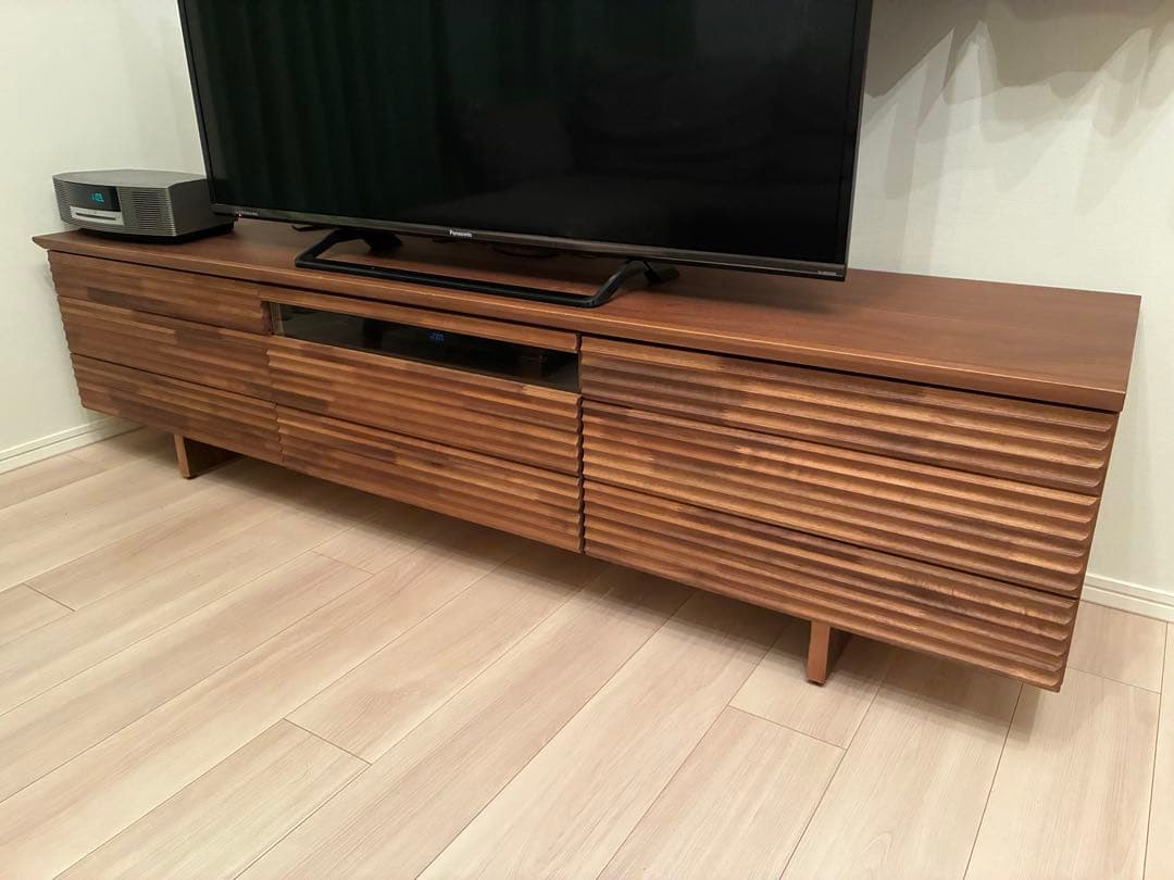 カリモクローボード（テレビ台）　Ｈ１８６２７ＸＲＧ　ウォールナット