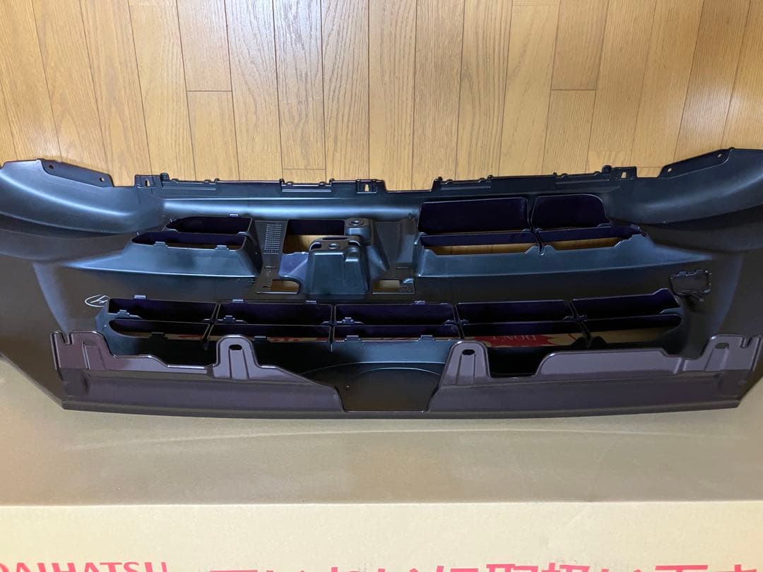 ✨写真追加【純正美品】ダイハツ⭐️ミライースLA350S⭐️フロントバンパー
