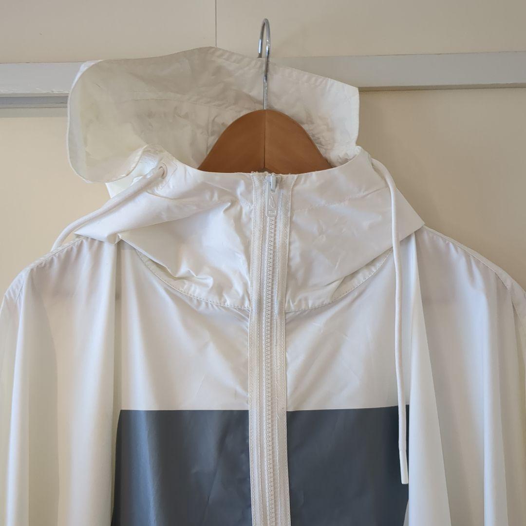 NIKE フード付きポンチョ