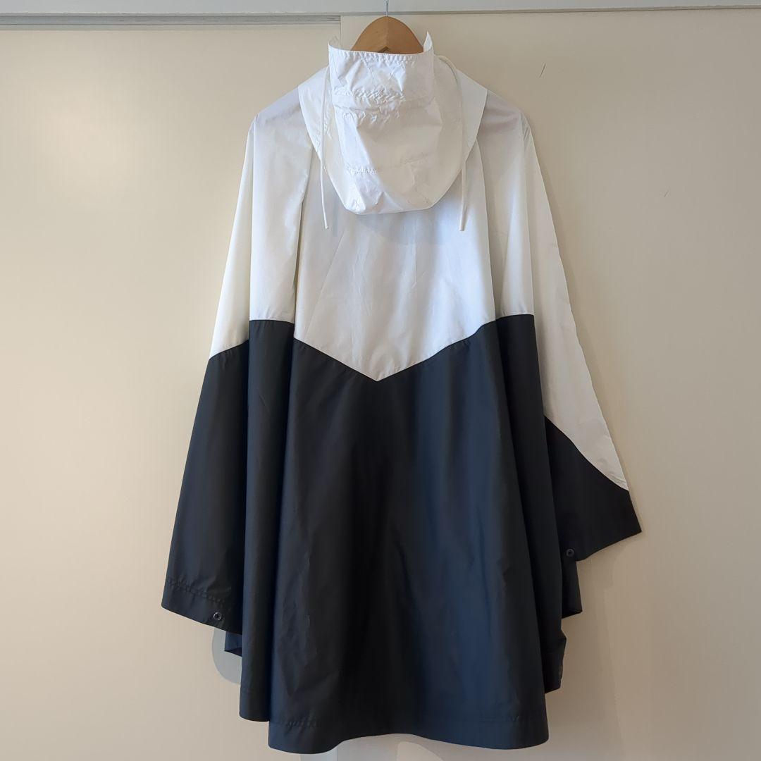 NIKE フード付きポンチョ