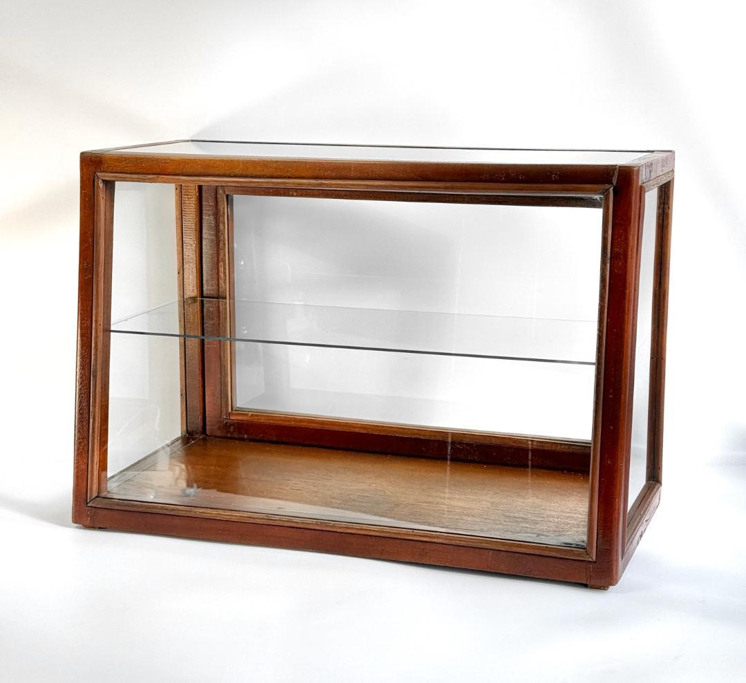 ビンテージ　昭和期の古いショーケース　ガラスケース　一点物　幅60cm