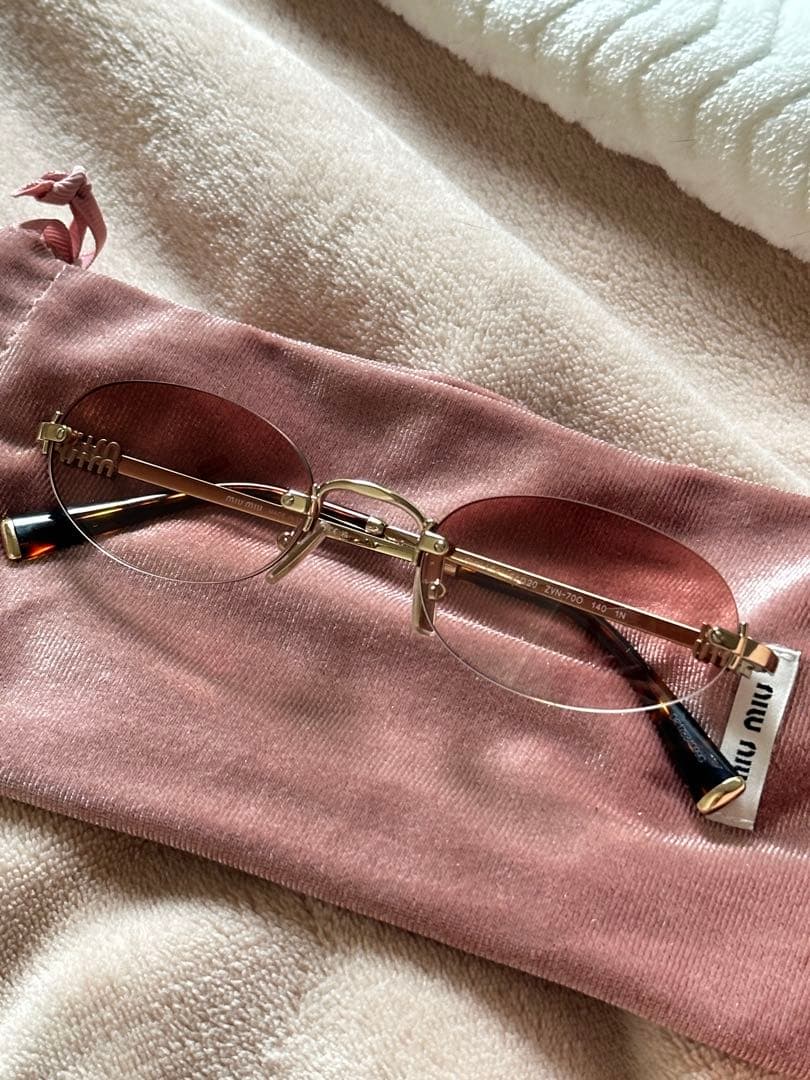 MIU MIU ピンク サングラス 専用ポーチ付き