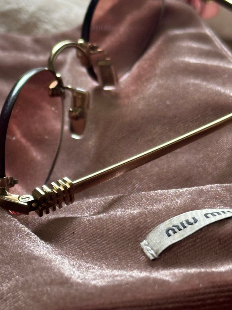 MIU MIU ピンク サングラス 専用ポーチ付き