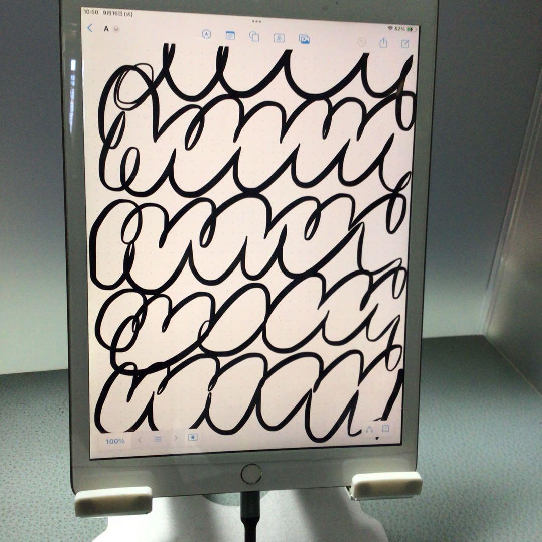 iPad 第7世代 32G wifi+ sim Gray バッテリー新品100%