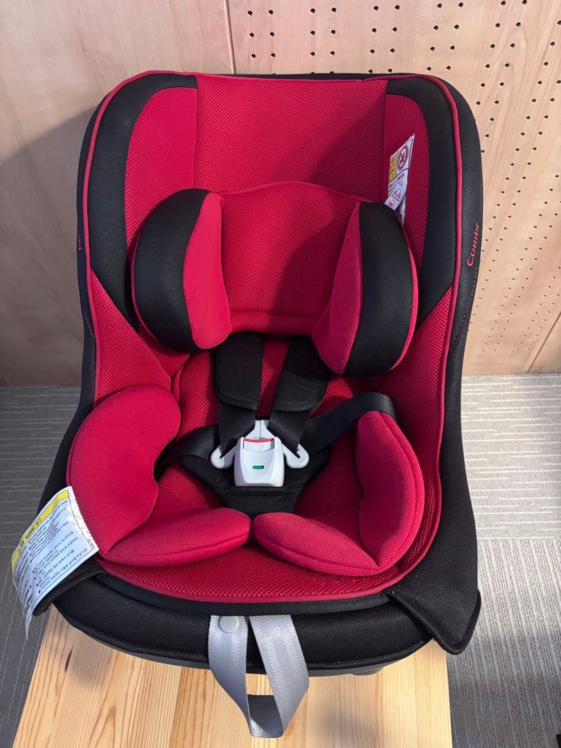 【美品】Combi 車用チャイルドシート 赤黒　ミニマグランデ