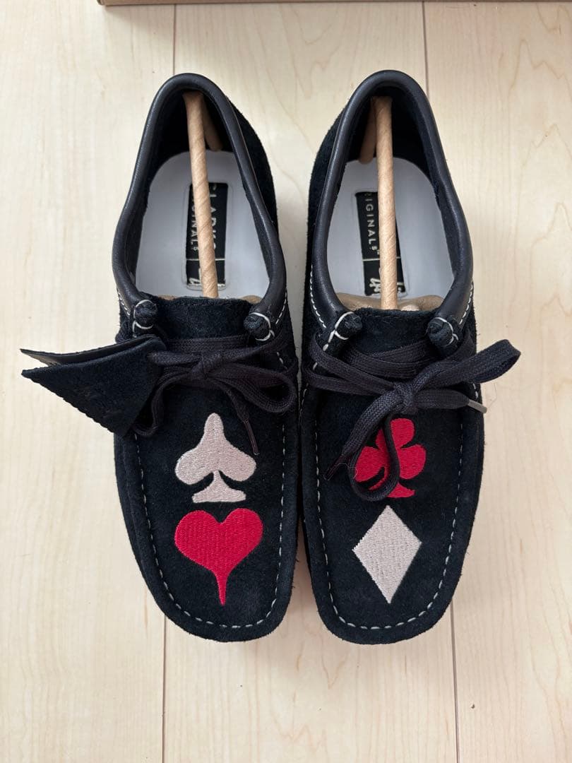 STUSSY/CLARKS ORIGINAL トランプ刺繍スエードシューズ／