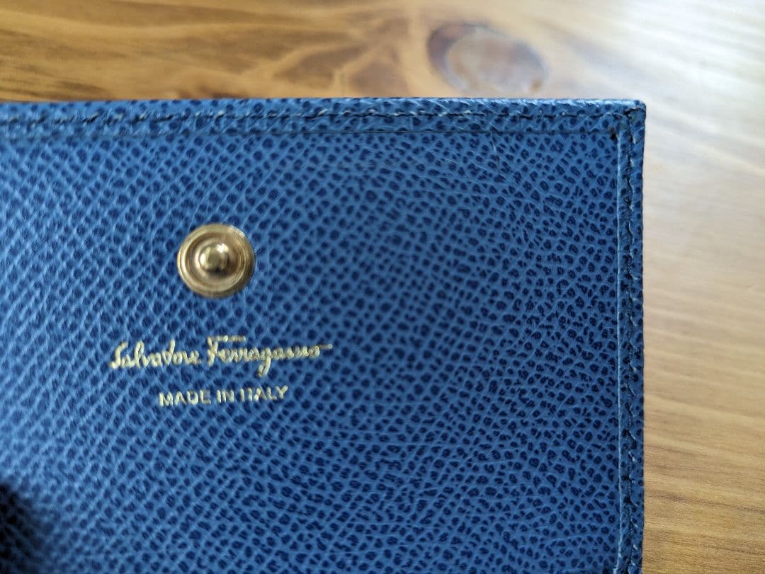 フェラガモ　ブルー　レザー　カード入れ　名刺入れ 　Ferragamo