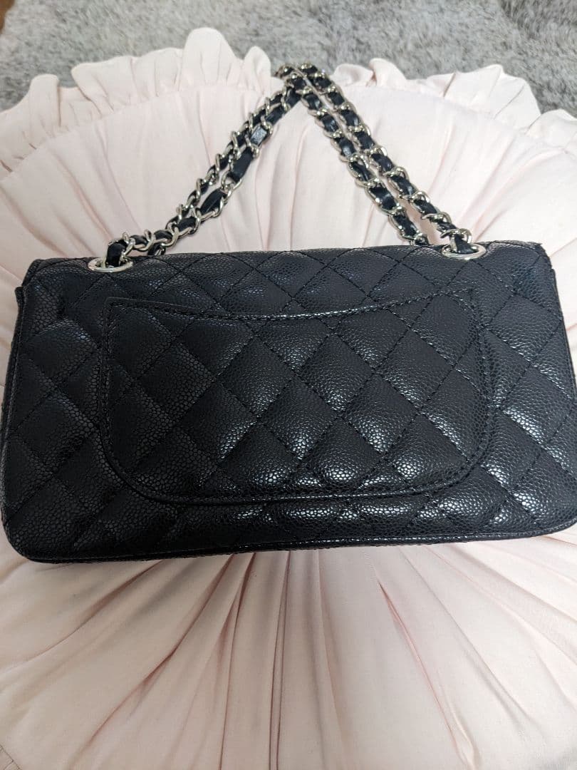 チェーンショルダーバック/黒×シルバー金具