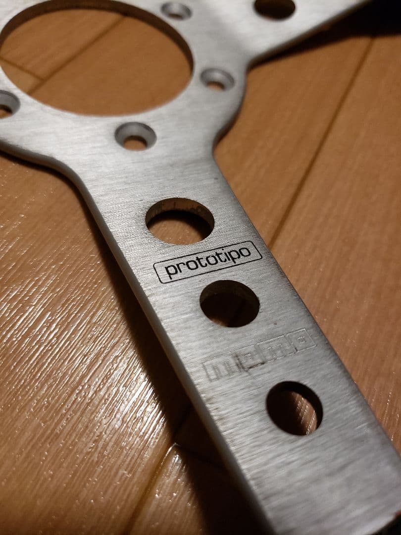 【美品】prototipo 32φ ステアリングハンドル 本体