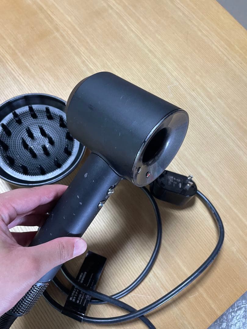 Dyson ドライヤー　ブラック