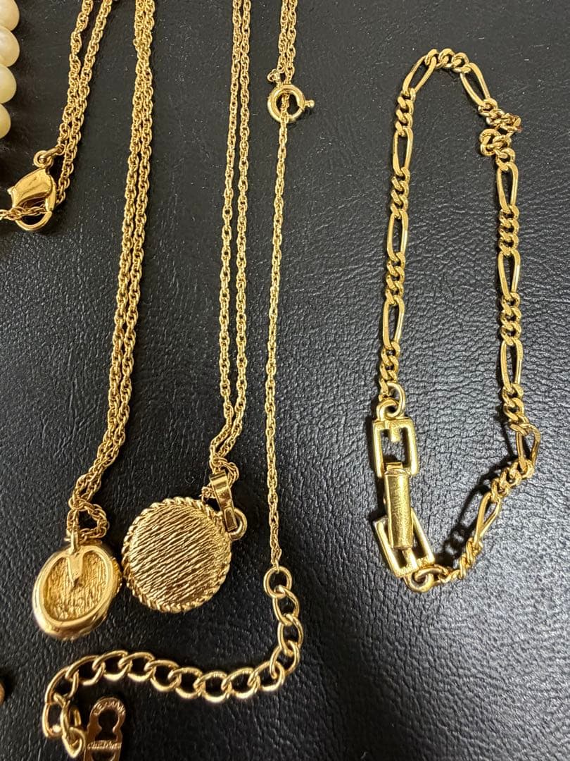 ネックレスとおまけブレスレット