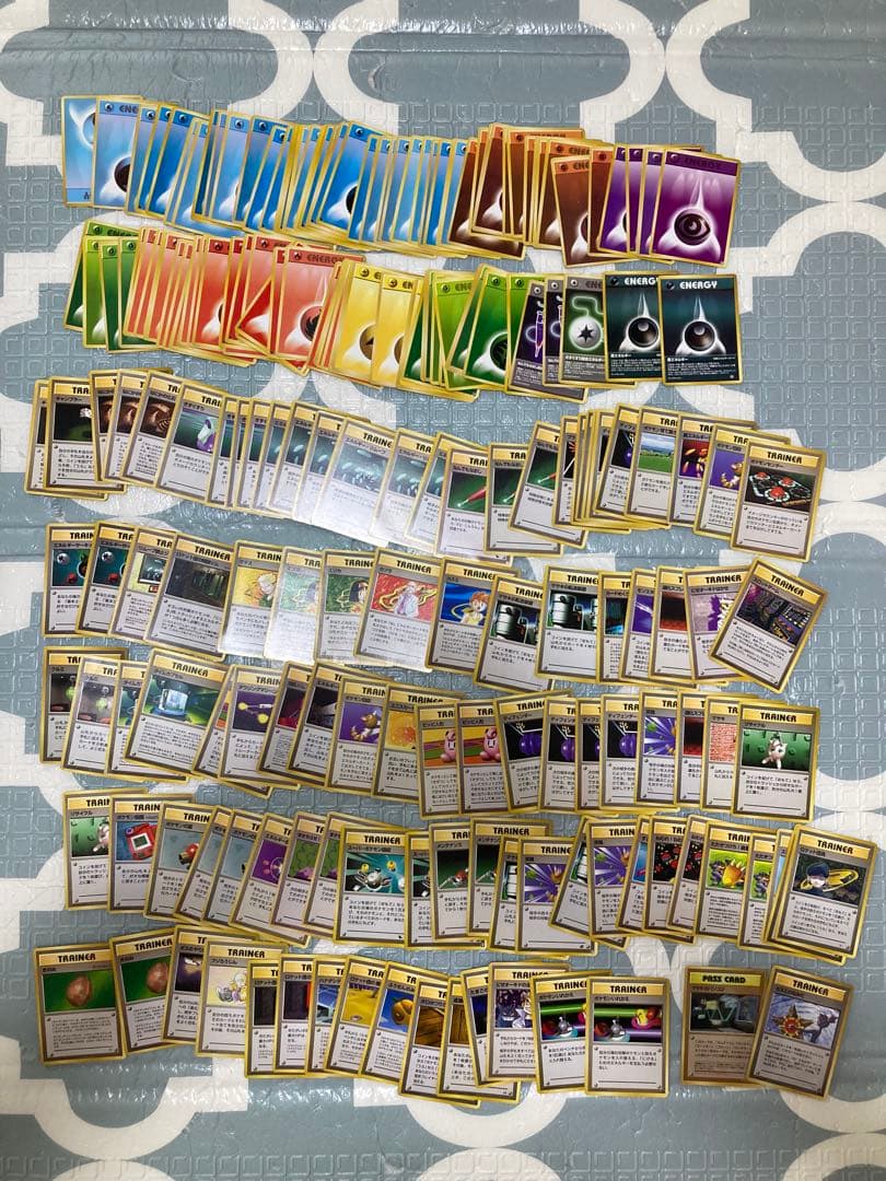 ポケモンカード　旧裏 200枚以上　トレーナーカード、エネルギカード