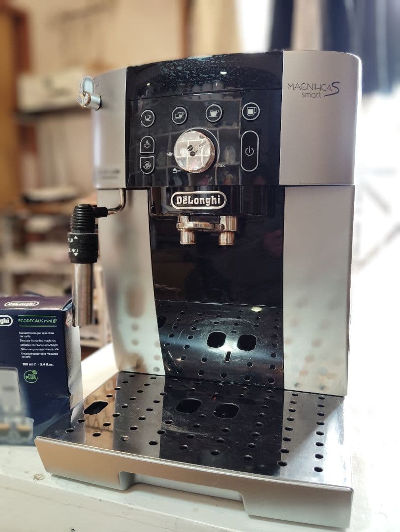 DeLonghiデロンギ マグフィニカS スマート　ECAM25023SB