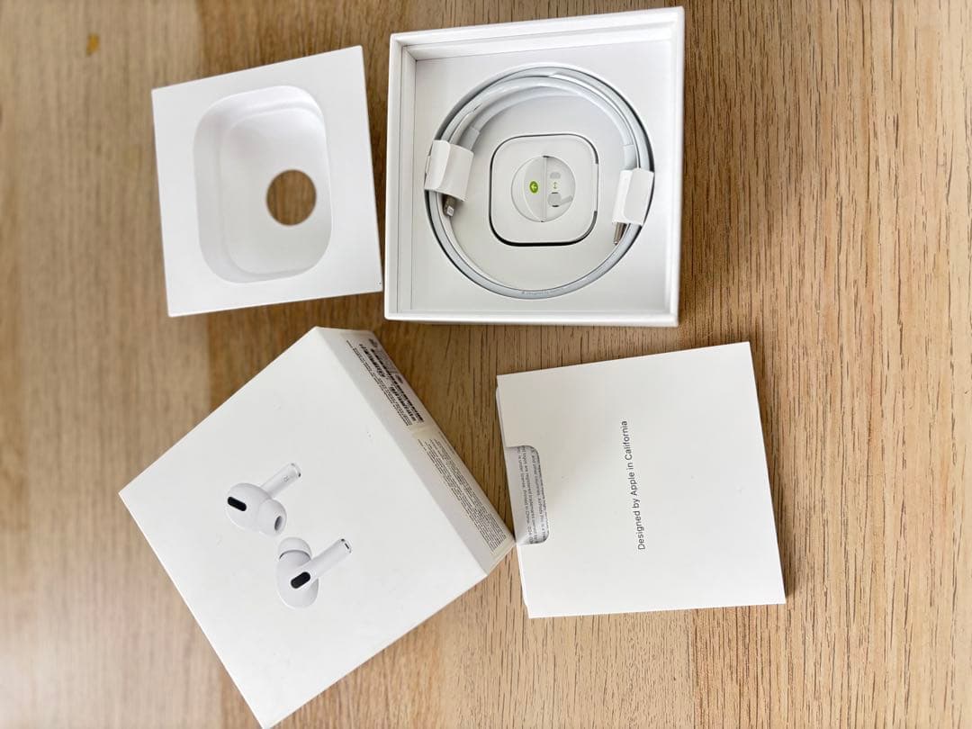 お値下げしました！AirPods Pro 本体 ホワイト　第一世代
