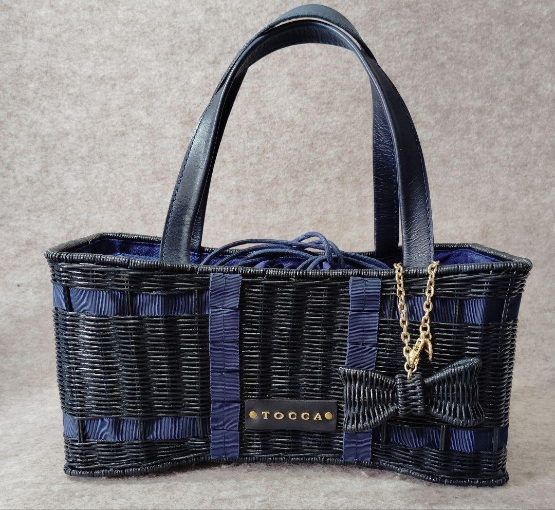 【3573】TOCCAラタン 巾着 カゴバッグ リボンチャーム ネイビー