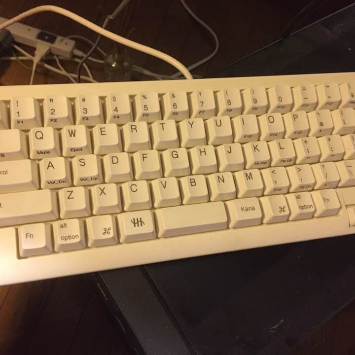 Mac mini 改 と キーボード(HHK lite2)とおまけディスプレイ