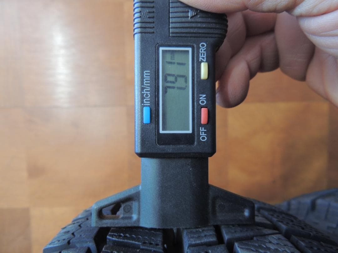 A56　145/80R13　ブリヂストン　スタッドレス　4本　ダイハツ　傷有り