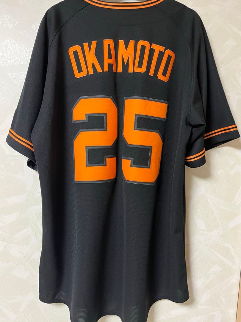 ジャイアンツ　巨人　　岡本和真　ユニフォーム　　3rd ブラック