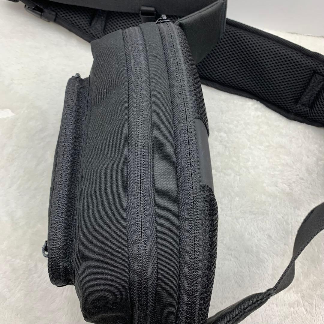 【美品】POMULU ポムル ヒップシート ショルダーバッグ 2way ブラック