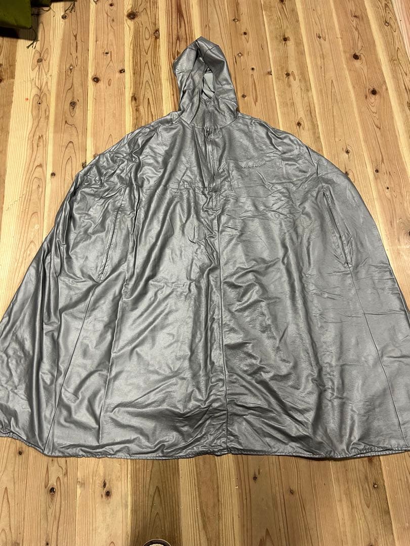 チ*う様 ヨサYOSA チタンエッジケープ　保温　防災にも！