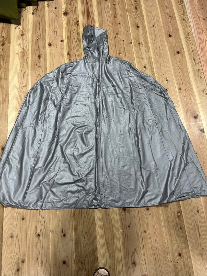 チ*う様 ヨサYOSA チタンエッジケープ　保温　防災にも！