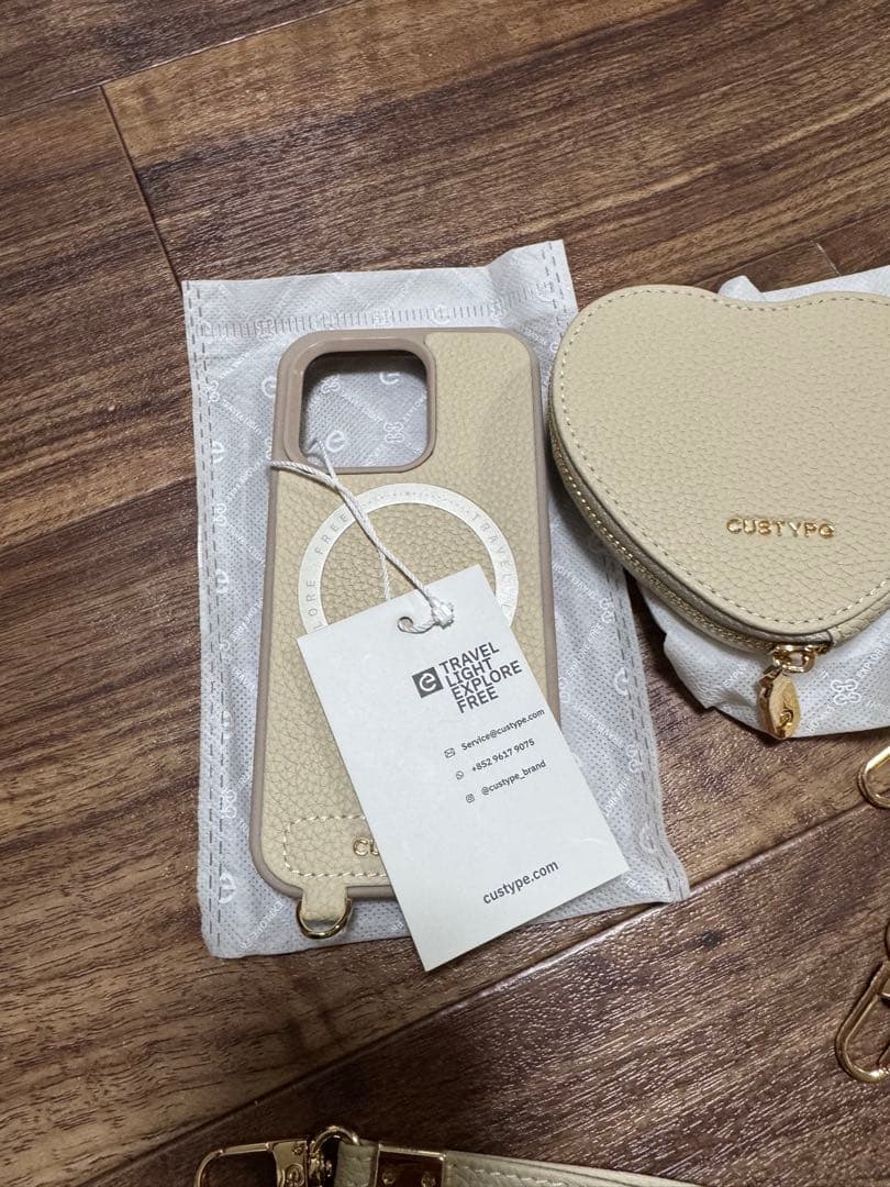 CUSTYPE iPhone15pro ホワイト色系