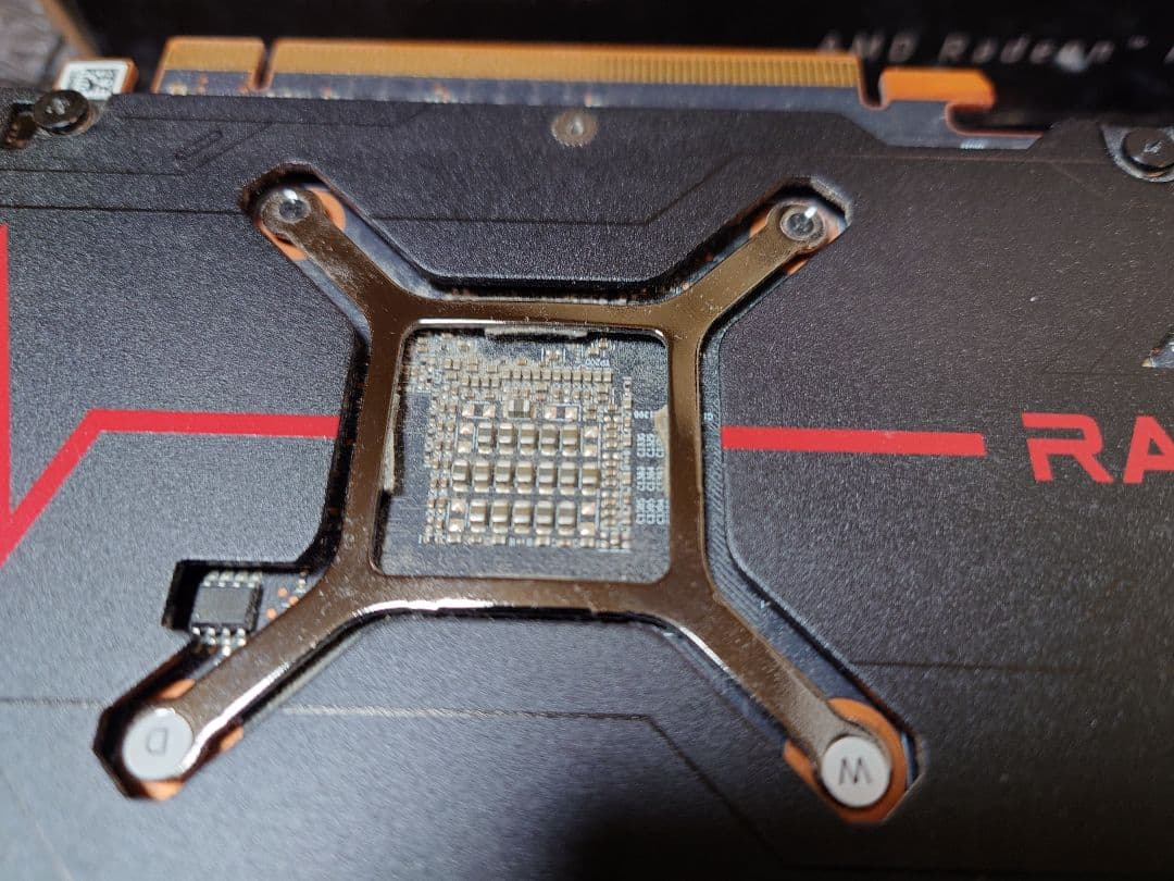 Sapphire Radeon RX 6600 XT 本体