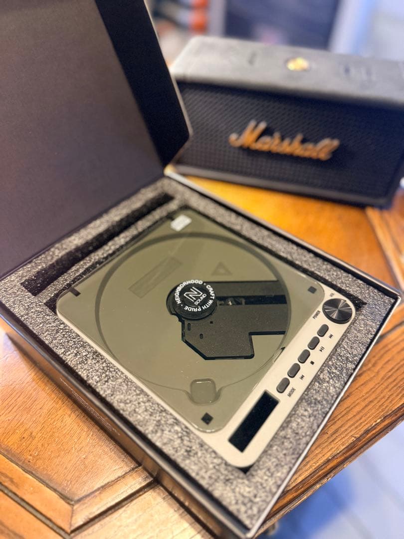 新品未使用NEIGHBO RHOOD PORTABLE CD PLAYER