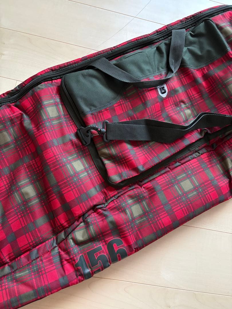 2回のみ使用　赤チェック BURTON キャスター付き　スノーボードケース