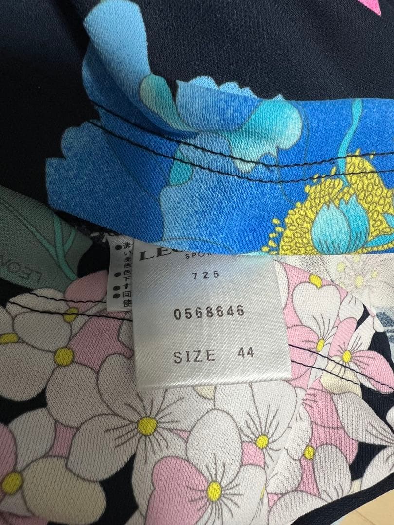 連休中更に更にお値下　レオナール スポーツ　美品チュニック吸湿速乾　44 濃紺