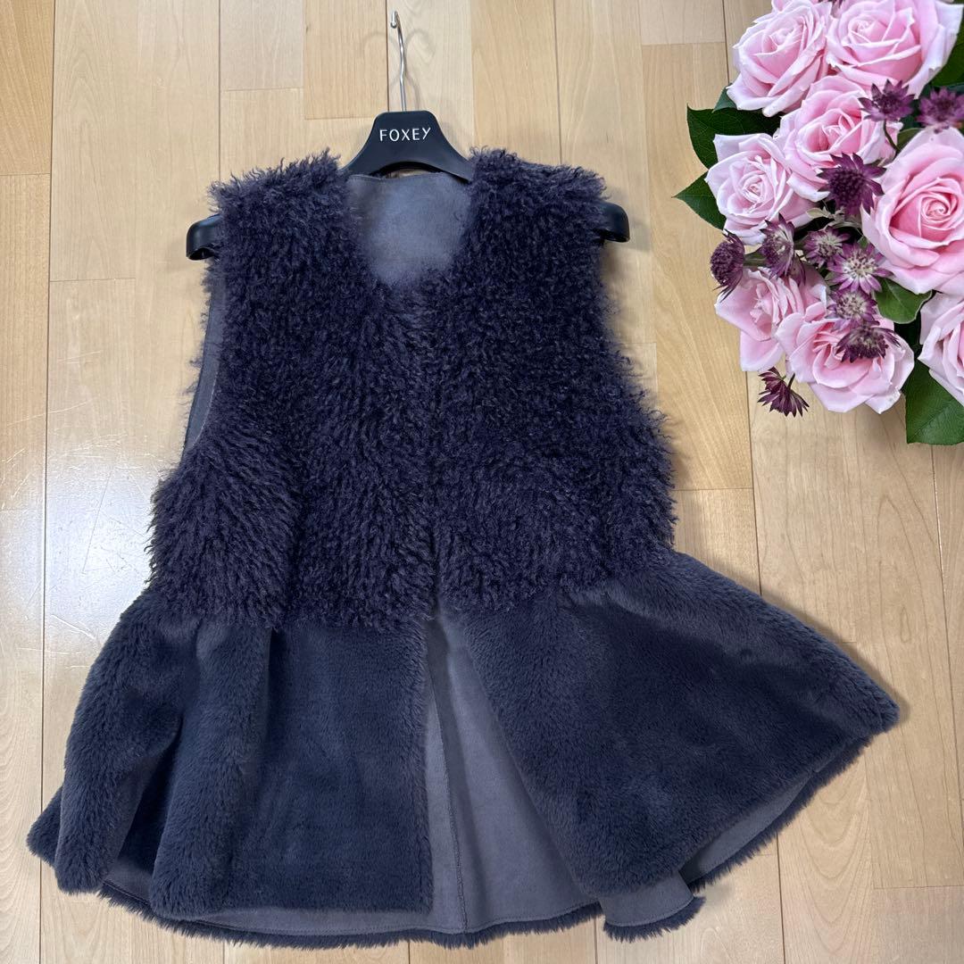 リバーシブル　ジレ　フェイクファー　ムートン　ダークグレー ノースリーブベスト