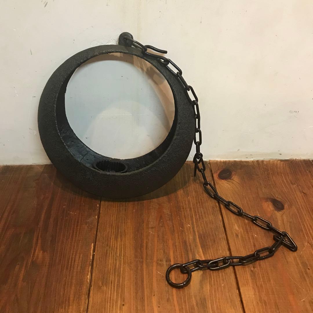 美品　金属製　花器　吊るし　満月型　 落ち着いたデザインが上品な　花道