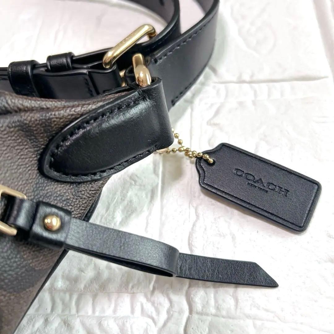COACH ロゴ柄 ボディバッグ