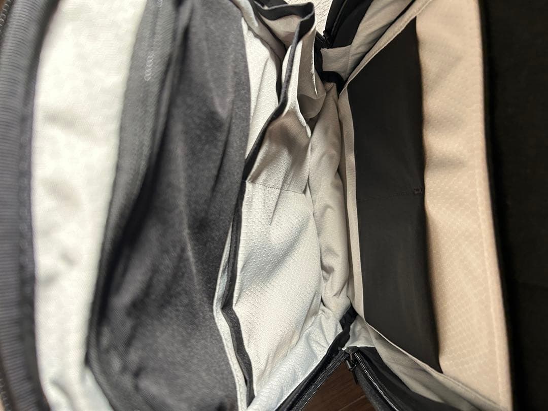 ほぼ新品✨アルパカ メトロバックパック 12ℓ✨おしゃれな最小軽量リュック