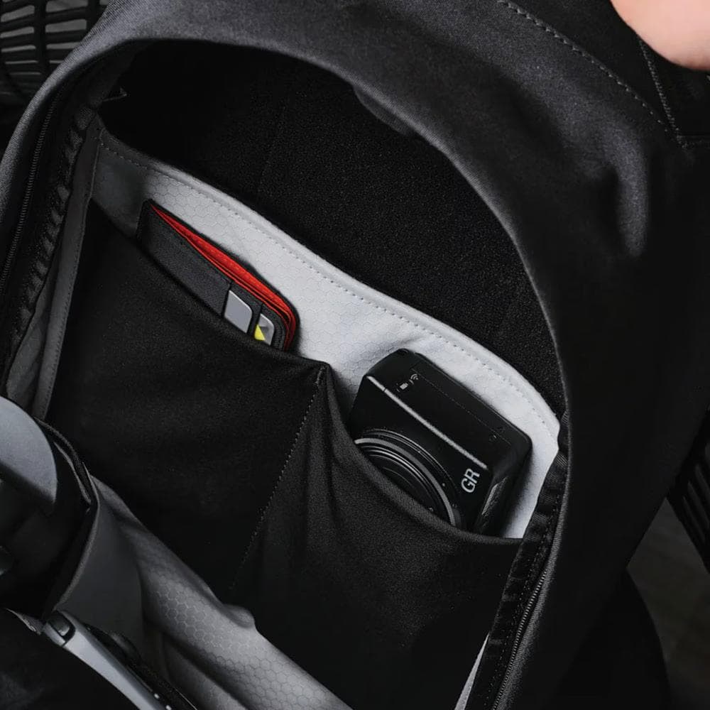 ほぼ新品✨アルパカ メトロバックパック 12ℓ✨おしゃれな最小軽量リュック