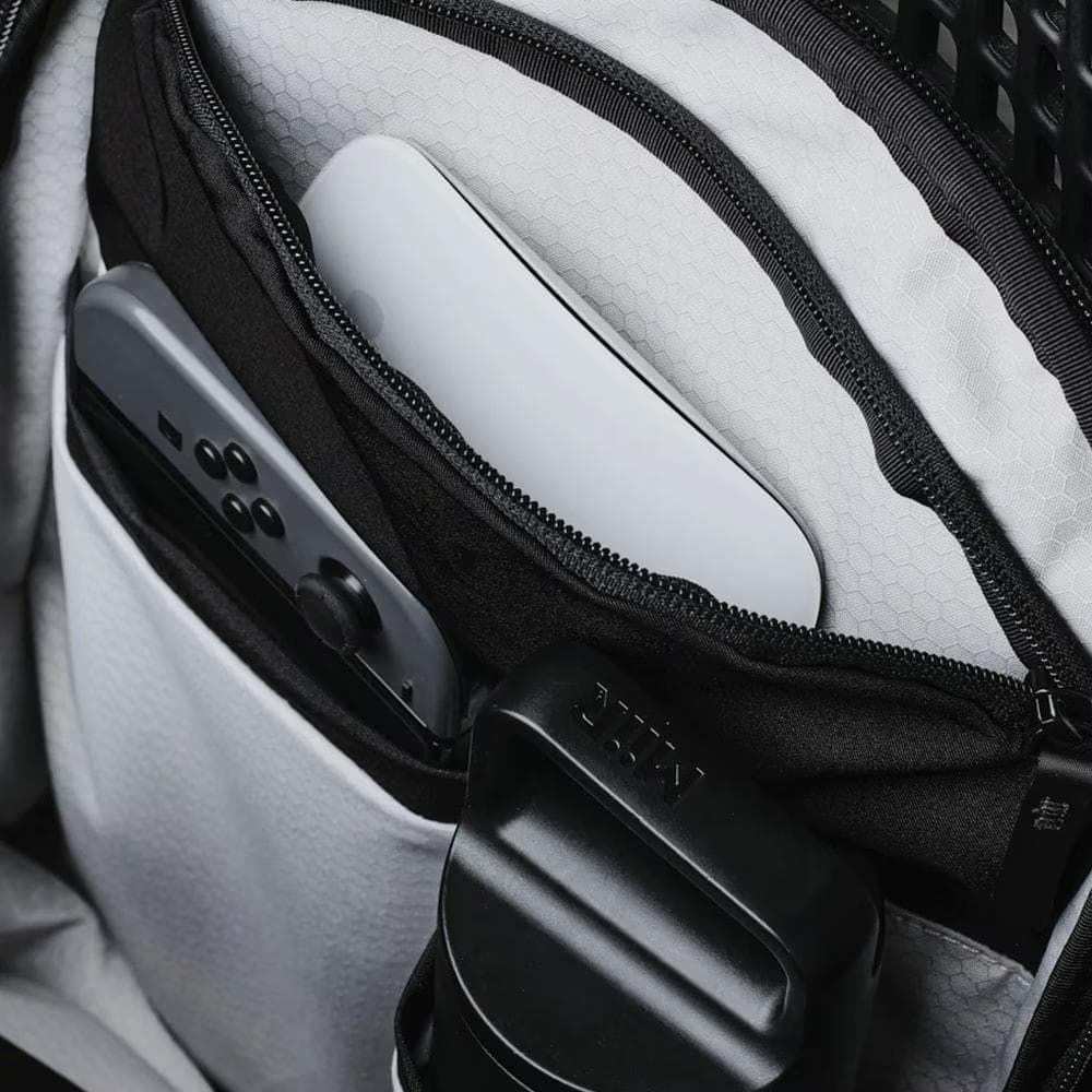 ほぼ新品✨アルパカ メトロバックパック 12ℓ✨おしゃれな最小軽量リュック