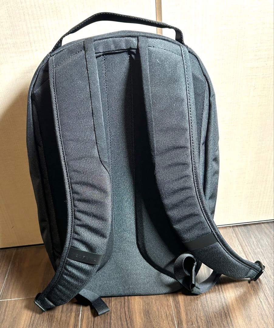 ほぼ新品✨アルパカ メトロバックパック 12ℓ✨おしゃれな最小軽量リュック