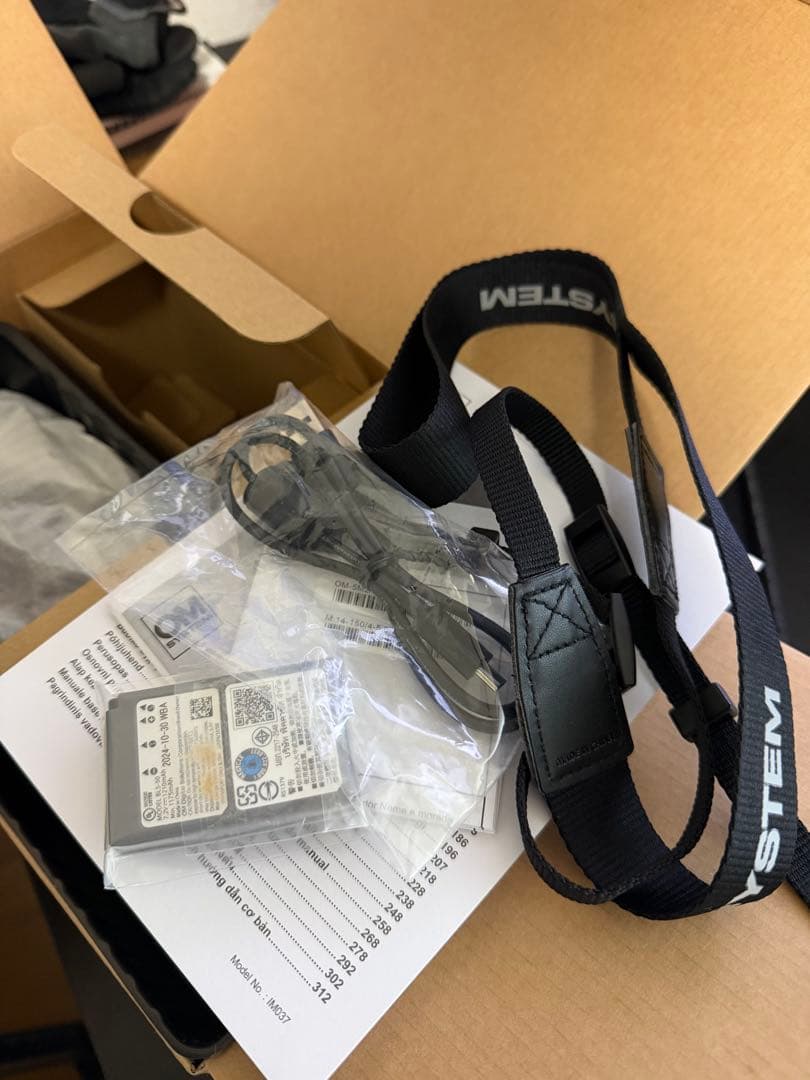 OM SYSTEM OM-5 Mark II シルバー　ボディ単体