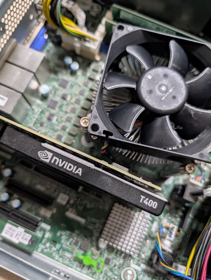 PRIMERGY TX1320 M5　NVIDIA T400