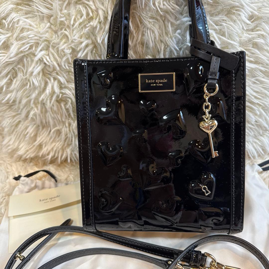 kate spade ブラック ハート型バッグ