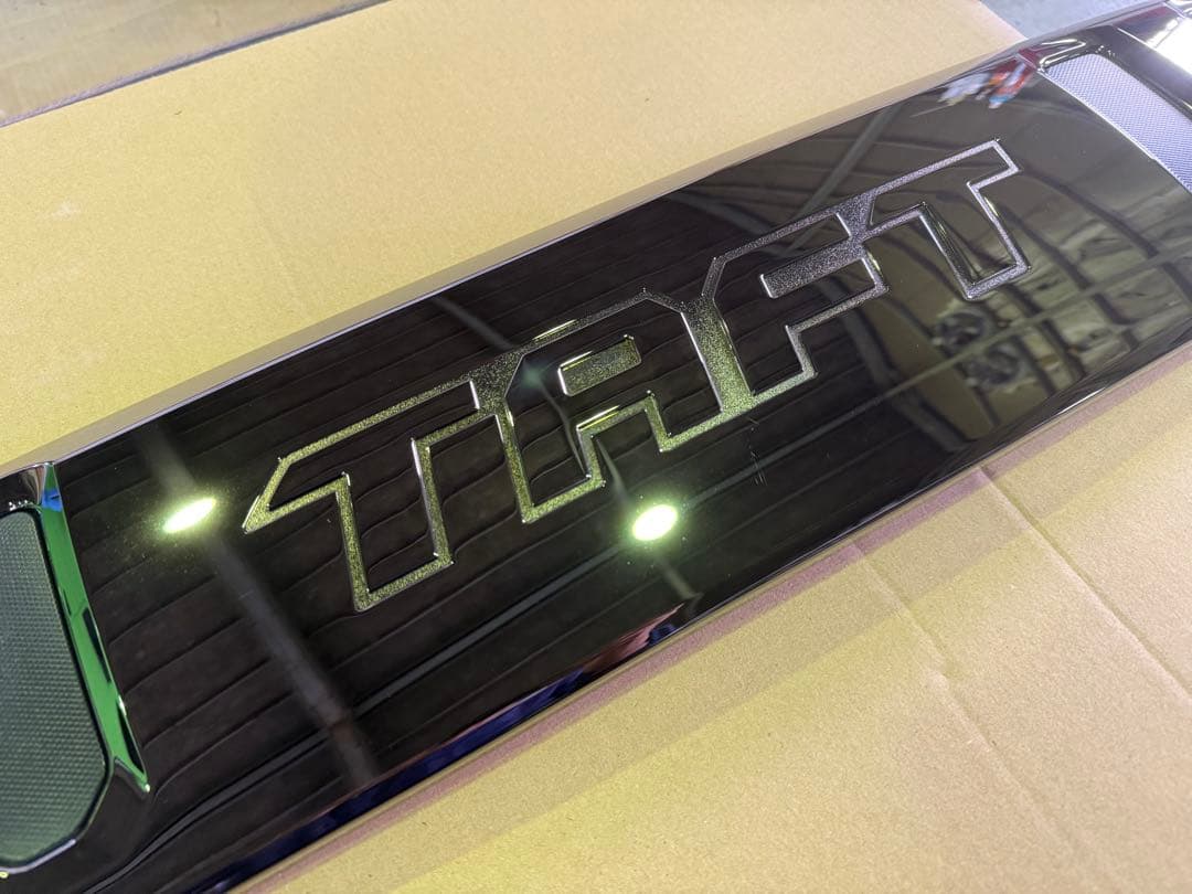 ダイハツ　タフト　LA900s フロントグリル　ラジエターグリル　クロームメッキ