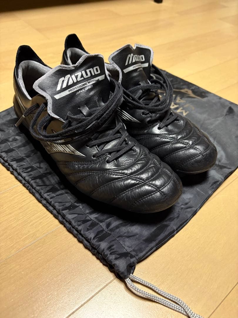 モレリアネオ4 ブラック＆シルバー 26.5cm