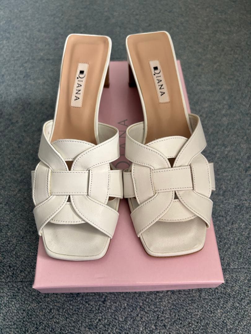 DIANA ホワイト ミュール