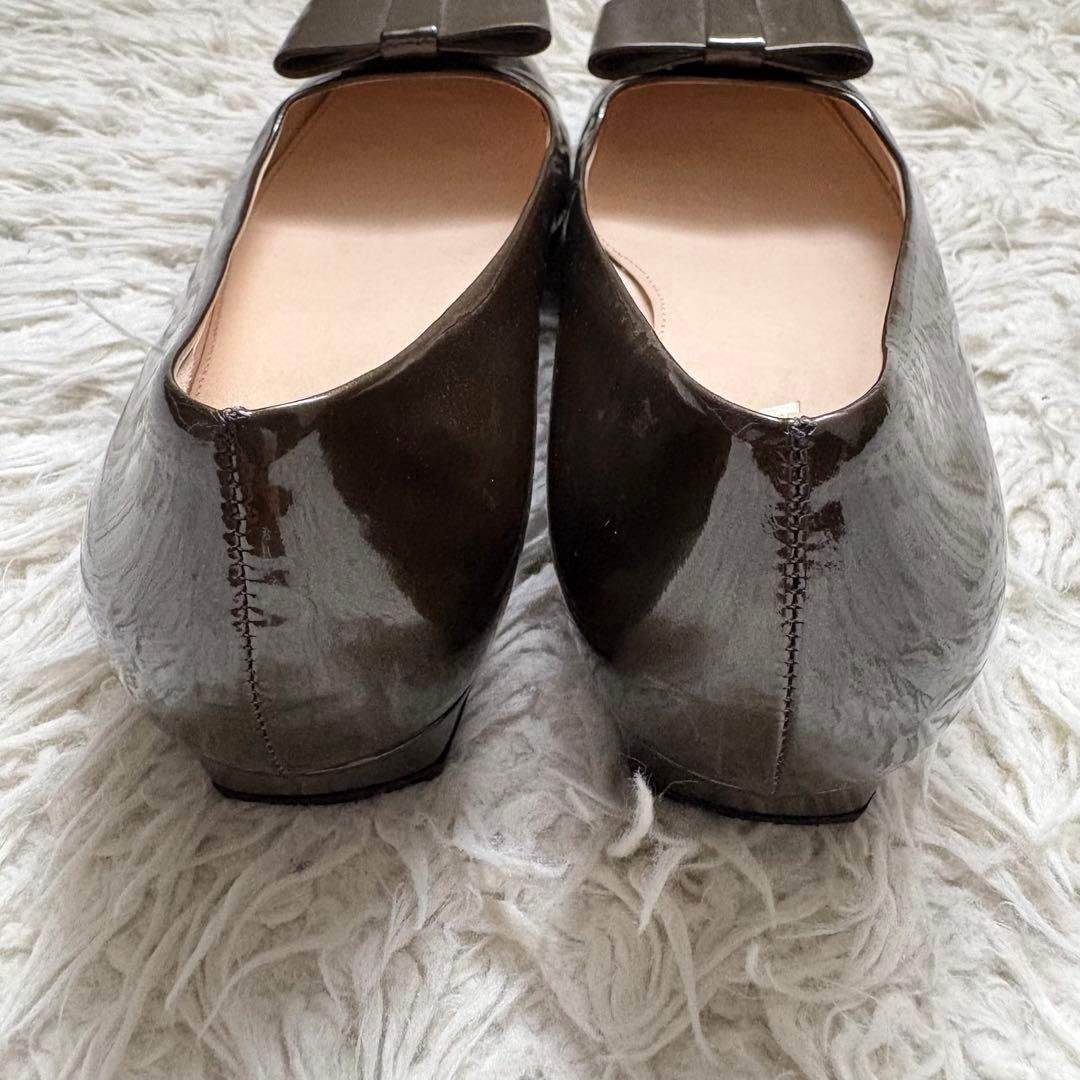 美品　PRADA リボンパンプス　パテントレザー　ダークカーキ　22.5cm