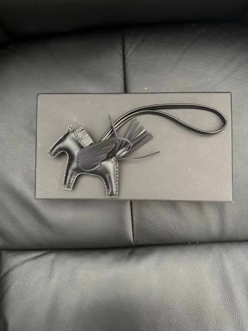 エルメス ブラック馬型チャーム F/W