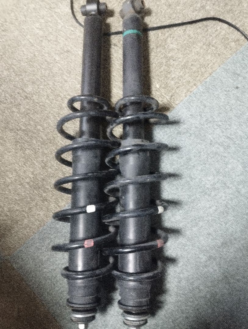 30プリウス純正サスペンションキット 一式 (フロントのみも可能)