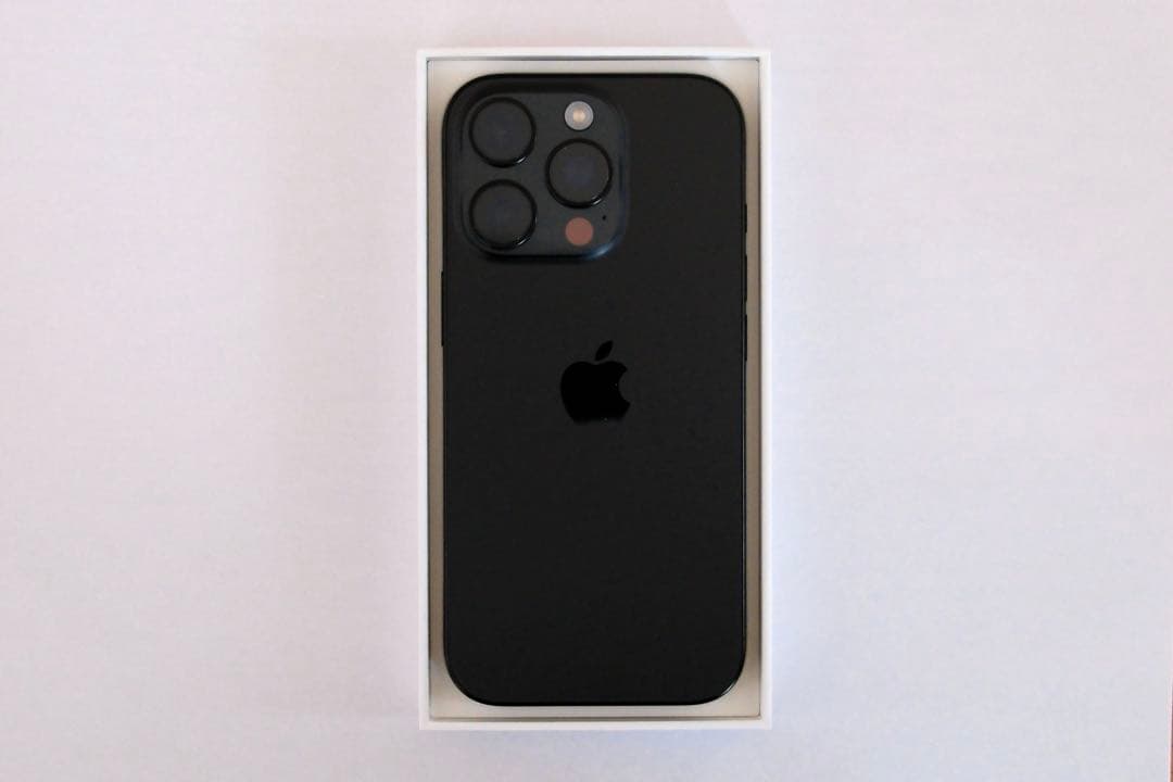 美品 iPhone16pro128GB ブラックチタニウム