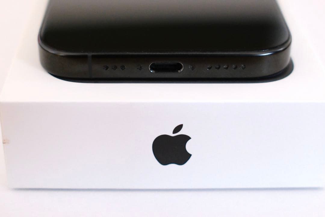 美品 iPhone16pro128GB ブラックチタニウム