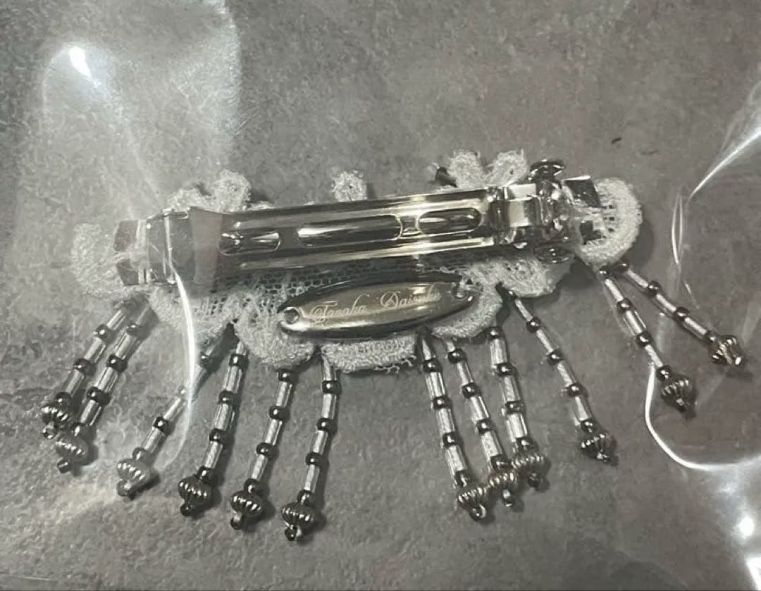  bijou mini barrette white 右　タナカダイスケ