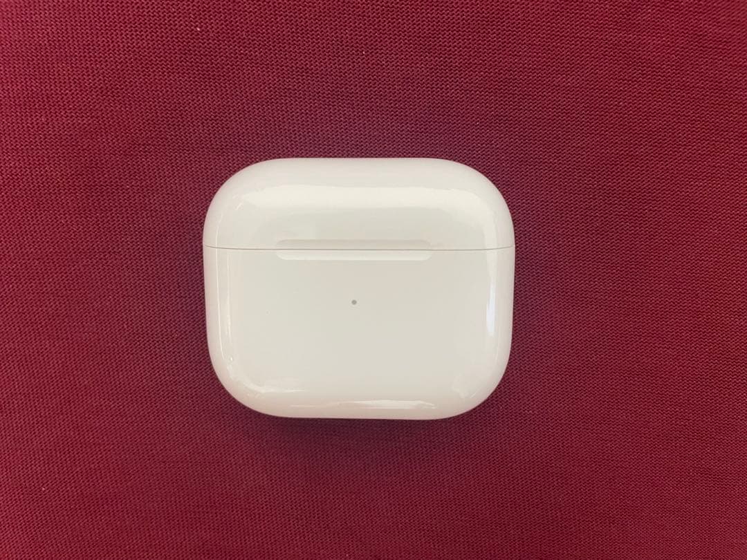 AirPods 3 エアポッズ　第三世代　ワイヤレス充電対応 Apple